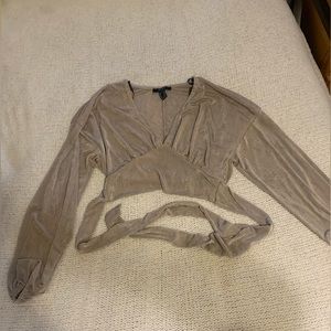 FOREVER 21 long sleeve crop top